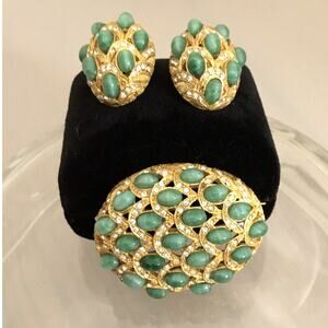 Vintage DeNicola Green Cabochon Gripoix Glass Goldtone Brooch & Earrings Set
